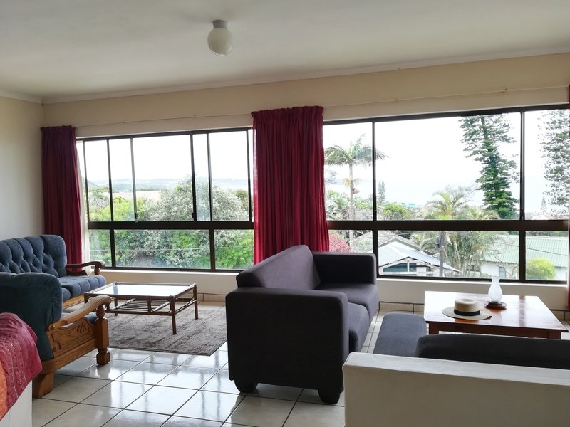 Rockview Guest House Spacious lounge with lots of comfortable seating and spectacular seaviews